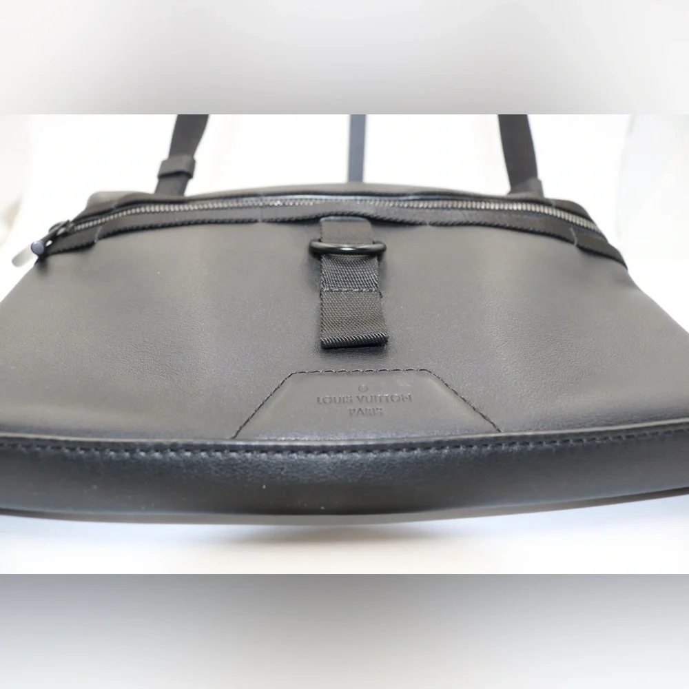 Louis Vuitton dark infinity leather crossbody bag - Picture 3 of 11